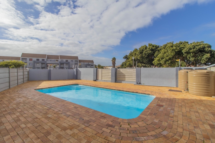 2 Bedroom Property for Sale in Parklands Western Cape